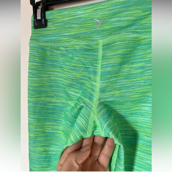 Old Navy• Active Go-Dry Girls Leggings, Size 6-7, EUC - Picture 5 of 6